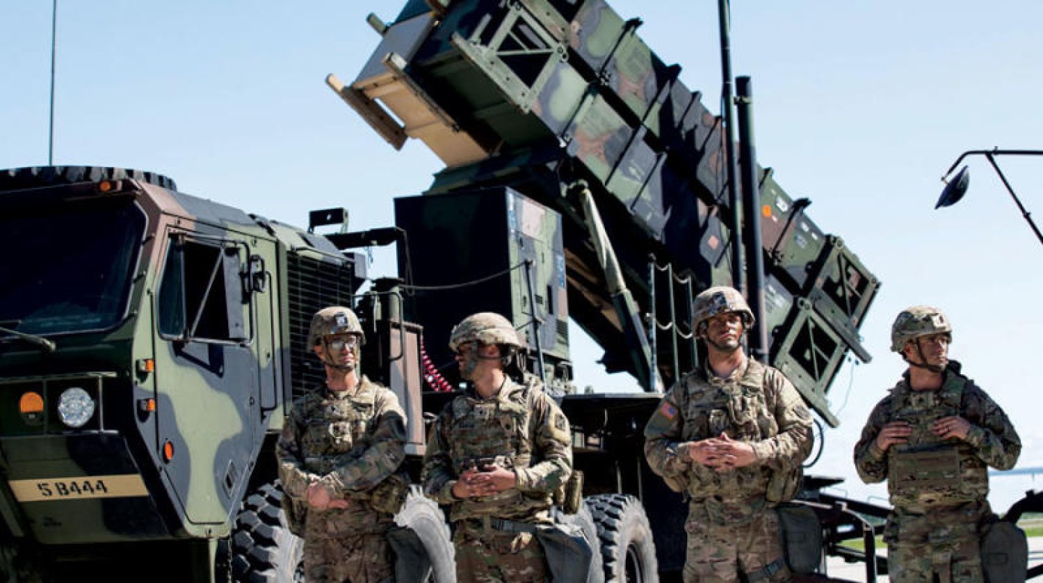 تطور خطير.. أوكرانيا تنشر قوات عسكرية كبيرة على الحدود مع بيلاروسيا