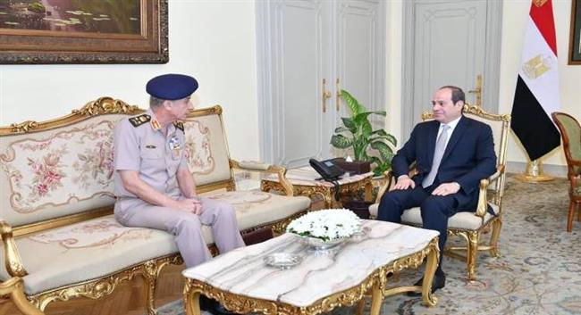 الرئيس السيسي يستقبل وزير الدفاع