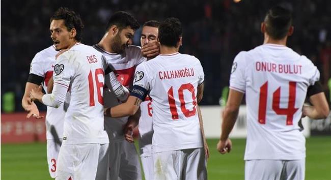 أرمينيا تعبر لاتفيا في الوقت القاتل