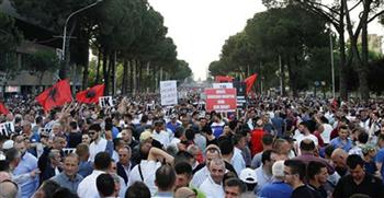   مواطنو ألبانيا يتظاهرون دعما لكوسوفا
