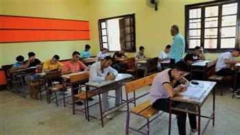 طلاب الثانوية العامة يؤدون امتحان اللغة الأجنبية الثانية اليوم