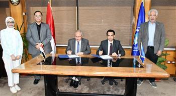 رئيس جامعة القناة يوقع برتوكول تعاون لإنشاء وحدة للذكاء الاصطناعي بكلية الطب