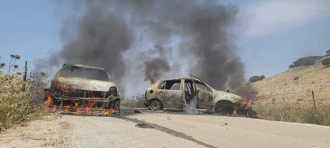 مُستوطنون إسرائيليون يحرقون سيارات ومحلات تجارية برام الله
