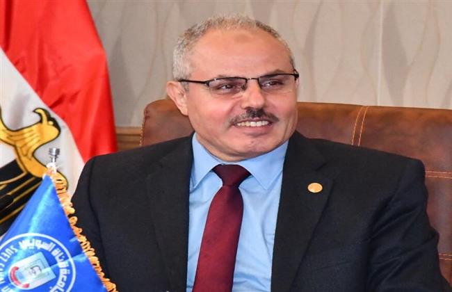 رئيس جامعة القناة يُهنئ كلية التمريض لحصولها على الاعتماد للمرة الثانية