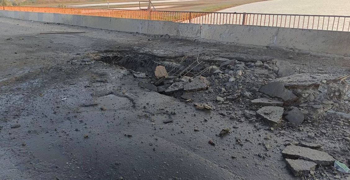 أوكرانيا تقصف جسرًا بين خيرسون وشبه جزيرة القرم
