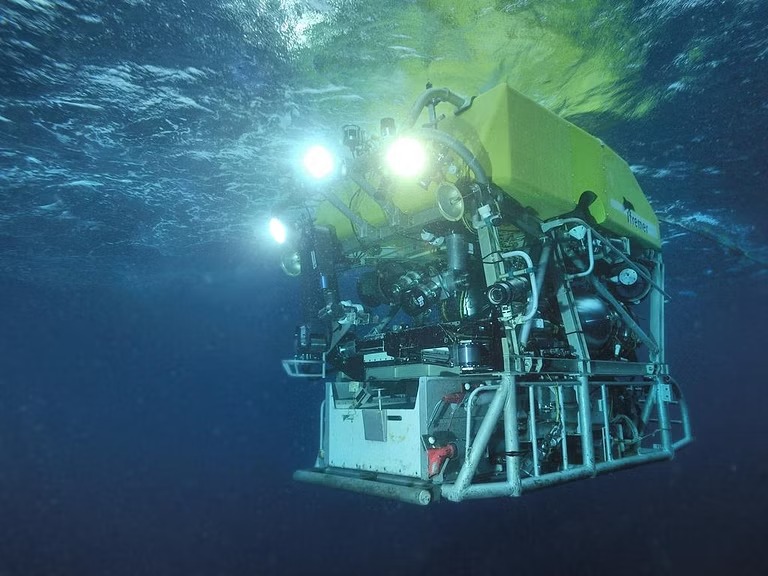 هل ينجح الروبوت "فيكتور 6000" في إنقاذ الغواصة "تيتان"؟