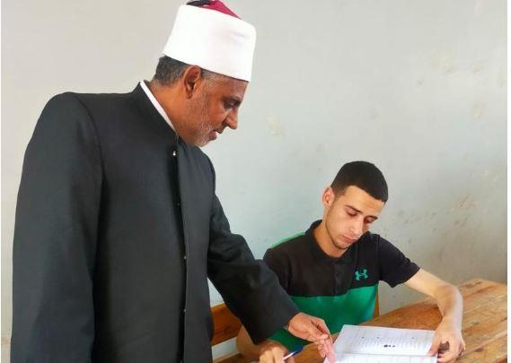 وكيل قطاع المعاهد الأزهرية يتفقد امتحانات الشهادة الثانوية الأزهرية 