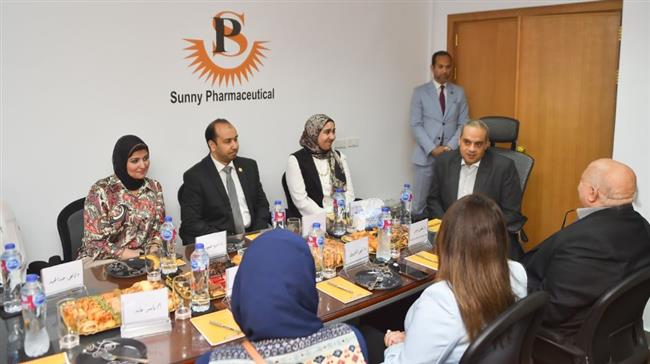 رئيس هيئة الدواء يشهد متابعة إنتاج ماكينة الأكياس البلاستيكية لتعبئة مستحضرات الحقن المرخصة