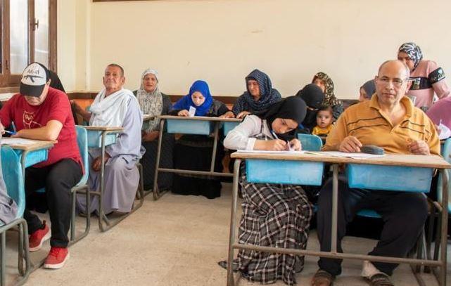 تقديم الرعاية الطبية لــ 2101 حالة بقافلتى جامعة طنطا بمركزي بسيون وزفتى
