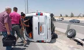 بالأسماء.. إصابة 6 أشخاص جراء انقلاب ميكروباص بأسوان