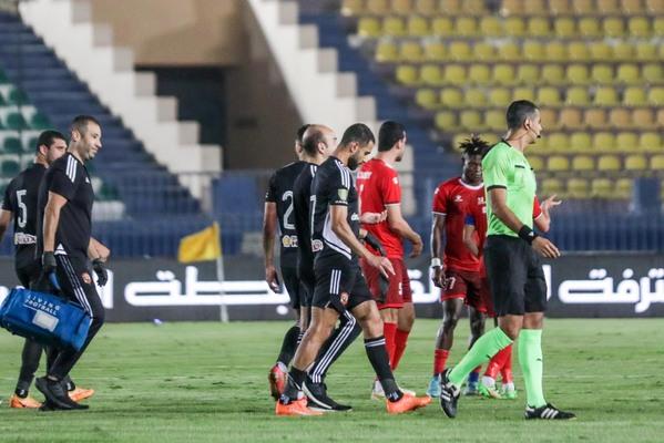 الأهلي يعلن إصابة عمرو السولية في العضلة الخلفية وخضوعه لبرنامج علاجي