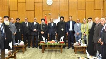 رئيس جامعة أسيوط يستقبل وفدا من الكنائس وممثلي طوائف الدين المسيحي