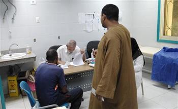 "حياة كريمة" بقنا.. الكشف على 1300 مواطن فى قافلة طبية مجانية بدشنا  
