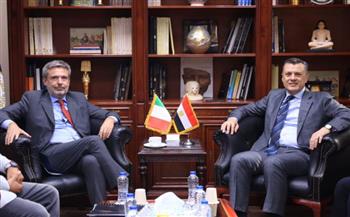   وزير السياحة والآثار يلتقي سفير دولة إيطاليا بالقاهرة