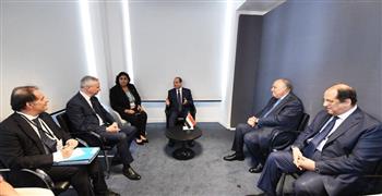   الرئيس السيسي يلتقي وزير الاقتصاد والمالية الفرنسي في باريس