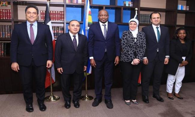 السفير المصرى يبحث تعزيز التجارة الثنائية مع وزير الاستثمار الكينى