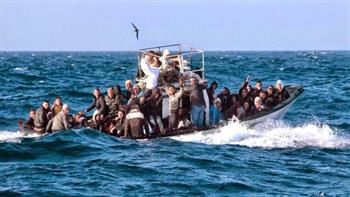    50 مهاجرا على متن سفينة بالبحر المتوسط على وشك الغرق.. التفاصيل