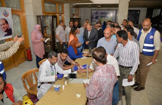 محافظ أسيوط يشهد إطلاق حملة "100 يوم صحة" لتقديم الخدمات الصحية بالمجان