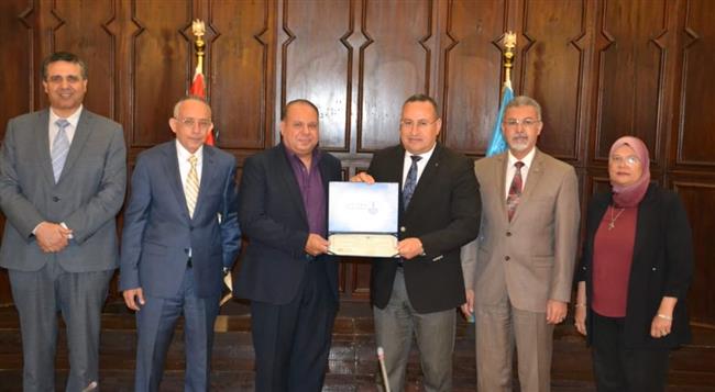 جامعة الإسكندرية تكرم الأساتذة الحاصلين على أول درجة دكتوراه في الرياضيات DSC