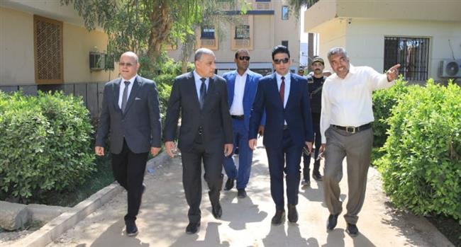 محافظ سوهاج يتفقد أعمال إنشاء مركز السيطرة الموحد للشبكة الوطنية للطوارئ والسلامة بالديوان العام 