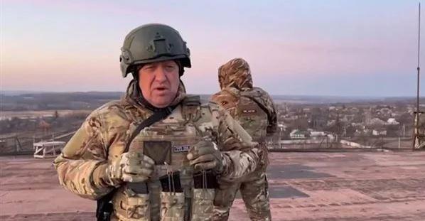 مستشار وزير الخارجية الأوكراني: وزير الدفاع قد يتم تبديله بسبب فاجنر