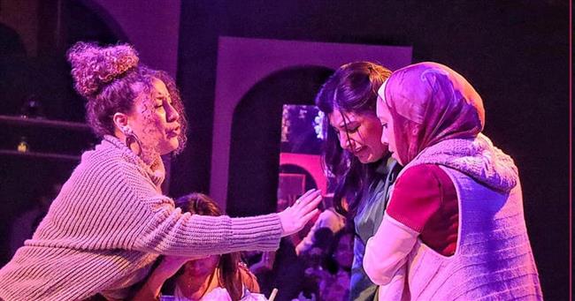 الطليعة يقدم العرض المسرحي «بيت روز» في موسم جديد بعد غد
