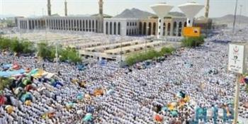 رئيس لجنة الحج العليا يشيد بجهود منسوبي الجهات الأمنية والعسكرية