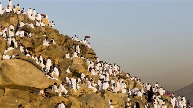 ضيوف الرحمن يبدأون النفرة إلى مشعر مزدلفة بعد أداء ركن الحج الأعظم