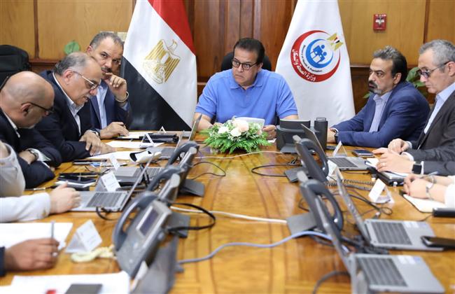 وزير الصحة يوجه بتكثيف الحملات الرقابية على المجازر وأماكن بيع اللحوم والطيور