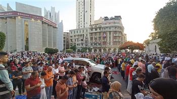   الآلاف يؤدون صلاة عيد الأضحى المبارك