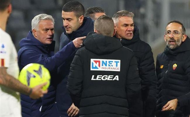 الإيقاف و50 ألف يورو غرامة لـ"مورينيو" بسبب إهانة حكم