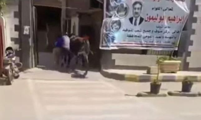 عجل يهرب من الذبح ويقتحم مجلس مدينة في المنوفية.. شاهد ماذا حدث؟!