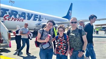   وصول 171 سائحًا على أولى رحلات «طشقند» لمطار الغردقة الدولي