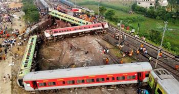   السكك الحديدية الهندية: الانتهاء من عمليات الإنقاذ بعد 18 ساعة من الحادث