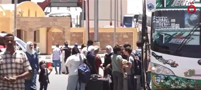مراسل «القاهرة الإخبارية» : وافدون سودانيون يشيدون بدور مصر فى تسهيل الإجراءات بمعبر قسطل