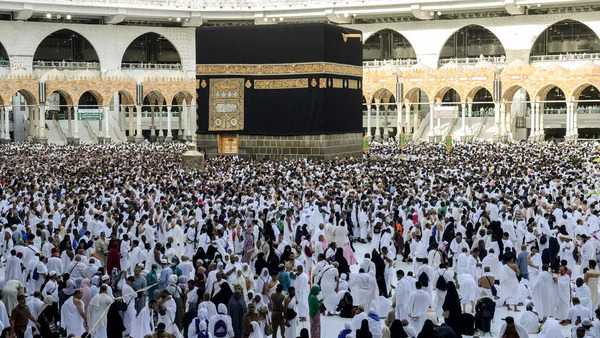 السعودية: اليوم آخر موعد لإصدار تصاريح العمرة قبل موسم الحج