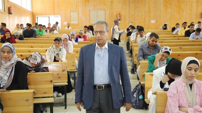 رئيس جامعة جنوب الوادي: طلاب الجامعة يؤدون الامتحانات في سهولة