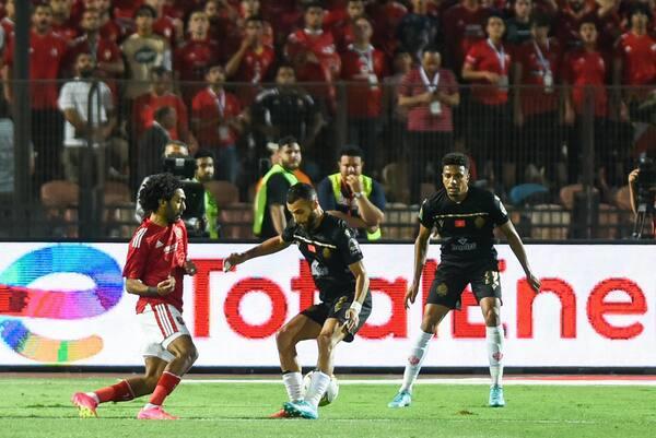دوري أبطال إفريقيا| الأهلي يتقدم على الوداد بهدف نظيف في الشوط الأول