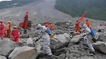   مصرع 14 شخصا وفقدان 5 آخرين إثر انهيار جبل جنوب غربي الصين