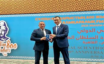   جمهورية كازاخستان تمنح مصطفي وزيري وسام «شفاعة» لجهوده في الإكتشافات الأثرية الأخيرة