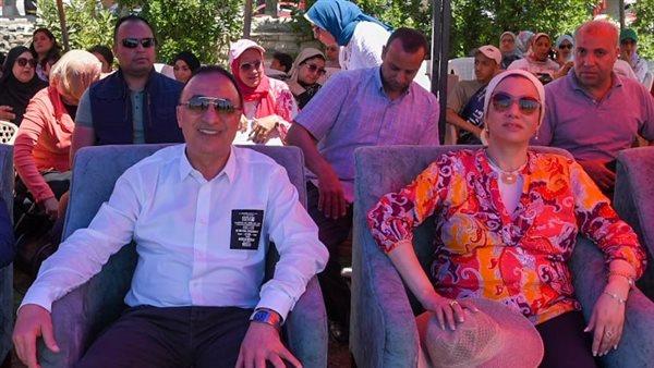 محافظ الإسكندرية ووزيرة البيئة يطلقان فعاليات تنظيف شاطىء السرايا العام