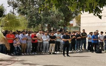   طلاب جامعة الأزهر يؤدون صلاة الغائب على محمود وهبة