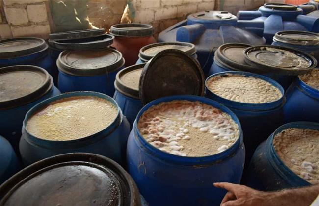 ضبط 32 طن مخللات ومواد غذائية غير صالحة للإستهلاك الآدمى بالبحيرة 