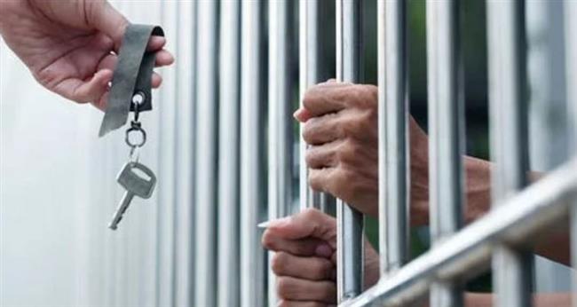إخلاء سبيل متهمين بحيازة عملات محلية بكفالة مالية على ذمة القضية