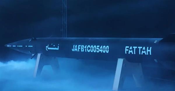 إيران تكشف عن «الفتاح» أحد أكبر انجازاتها العسكرية