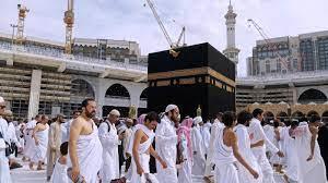هل تربية الأبناء وتزويجهم أولى أم الذهاب للحج؟