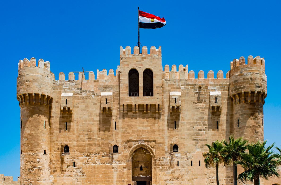 وفد روسي من فناني سان بطرسبرج يشيد بتفرد الآثار المصرية وقلعة قايتباي