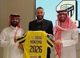 ماركا تكشف قيمة راتب بنزيما مع اتحاد جدة
