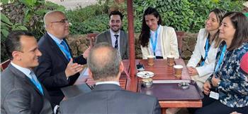 وزير الإسكان يعرض التجربة العمرانية المصرية على نائبة وزير الأراضي والتنمية الأرجنتيني 