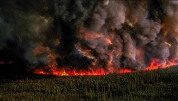   كندا.. حرائق الغابات تهدد البنية التحتية وتفرض الإجلاء على السكان